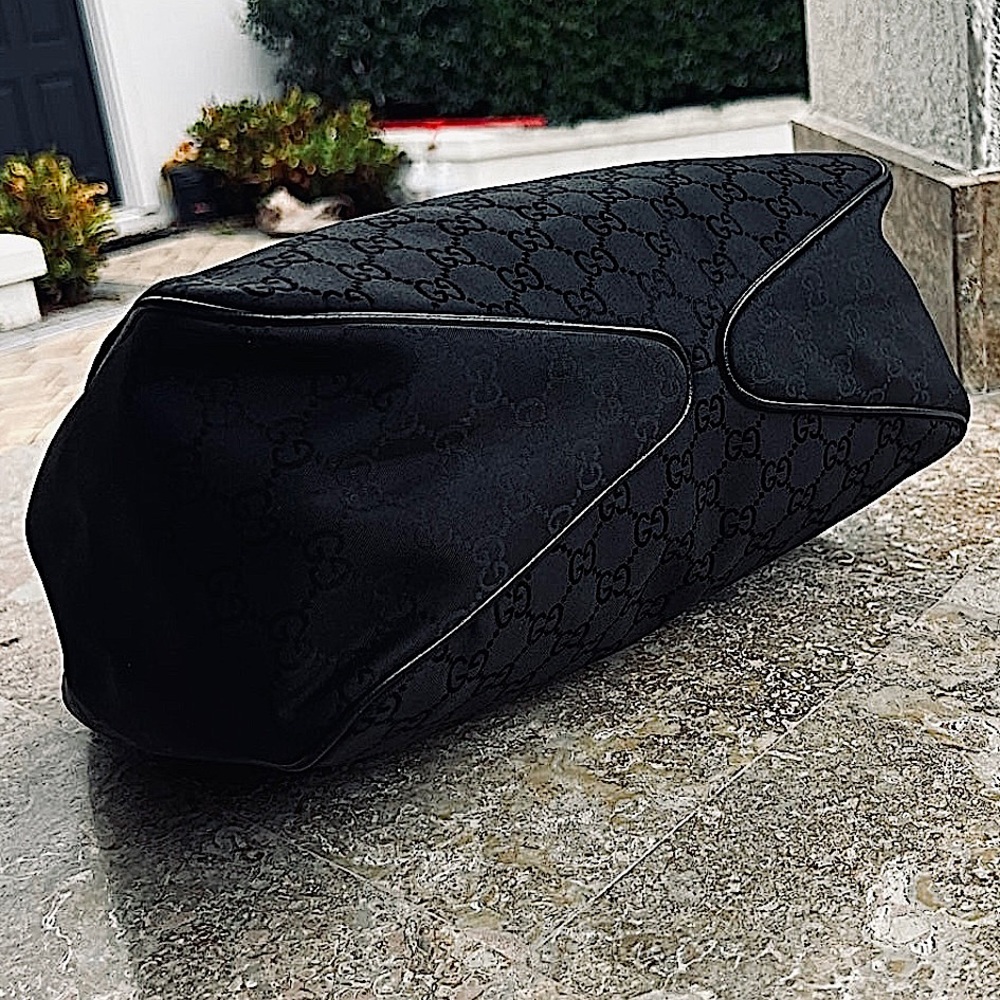 GUCCI - Limited Edition Vintage GG Shoulder Bag - Picture 8 of 12